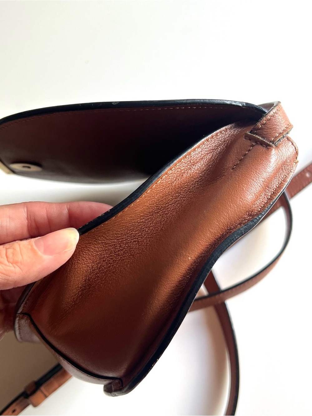 Cuyana mini flap saddle bag leather crossbody shoulder purse caramel tan camel - Picture 7 of 15